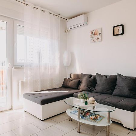 Apartment 10 Свети-Мартин-на-Мору Экстерьер фото
